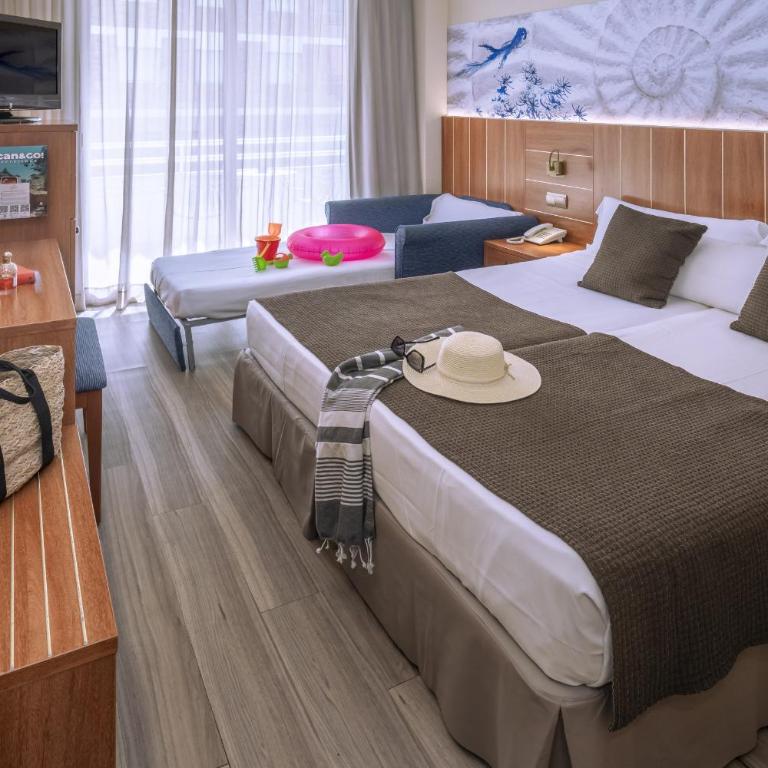 GHT Aquarium & Spa - Habitación Doble con cama supletoria - 1 o 2 camas (2 adultos + 1 niño) - 5