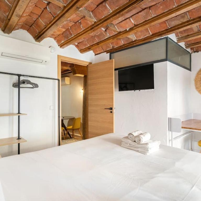 Nice flat in Lavapiés at street level S23B - Two-Bedroom Apartment - 11
