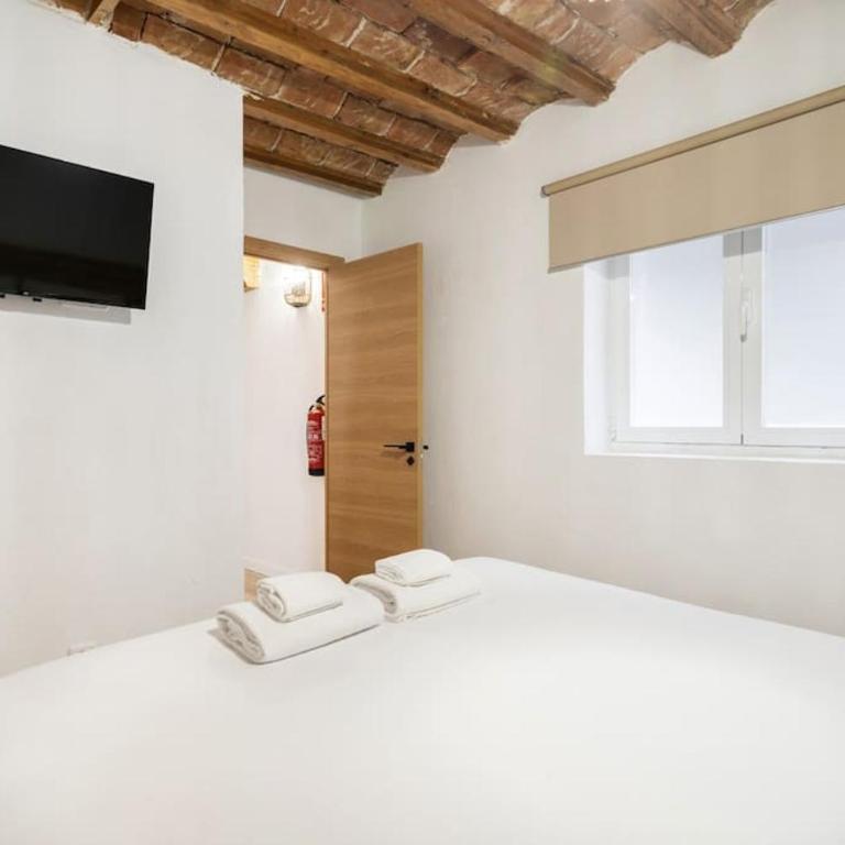 Nice flat in Lavapiés at street level S23B - Two-Bedroom Apartment - 18