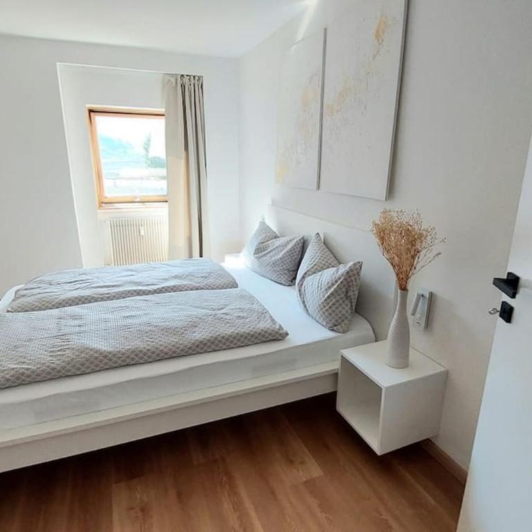 Modern City Apartment, 5 Min to Center - One-Bedroom Apartment - 11
