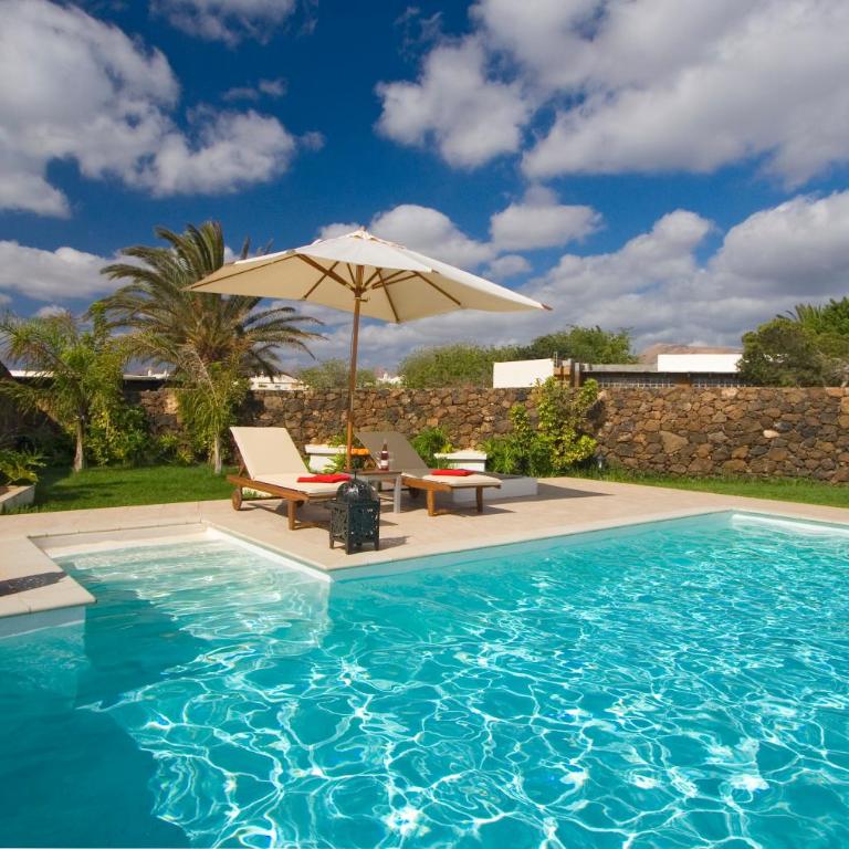 Beautiful Villa Ambar - Three-Bedroom Villa - 1