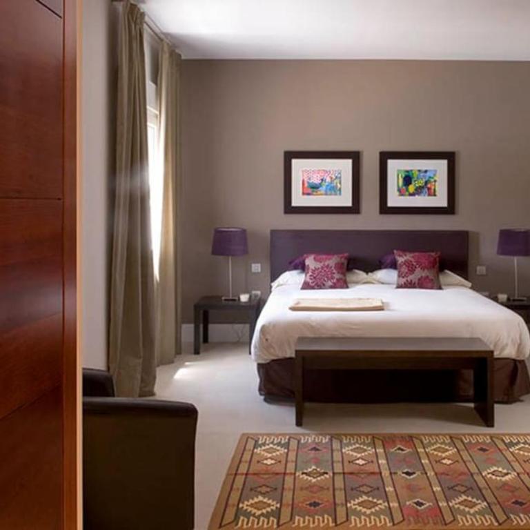Beautiful Villa Ambar - Three-Bedroom Villa - 8