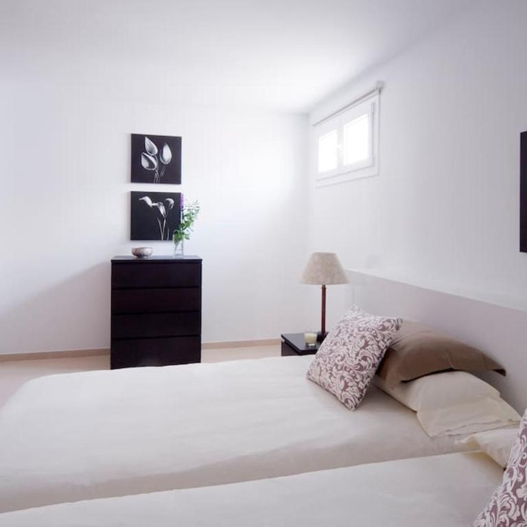 Beautiful Villa Ambar - Three-Bedroom Villa - 17