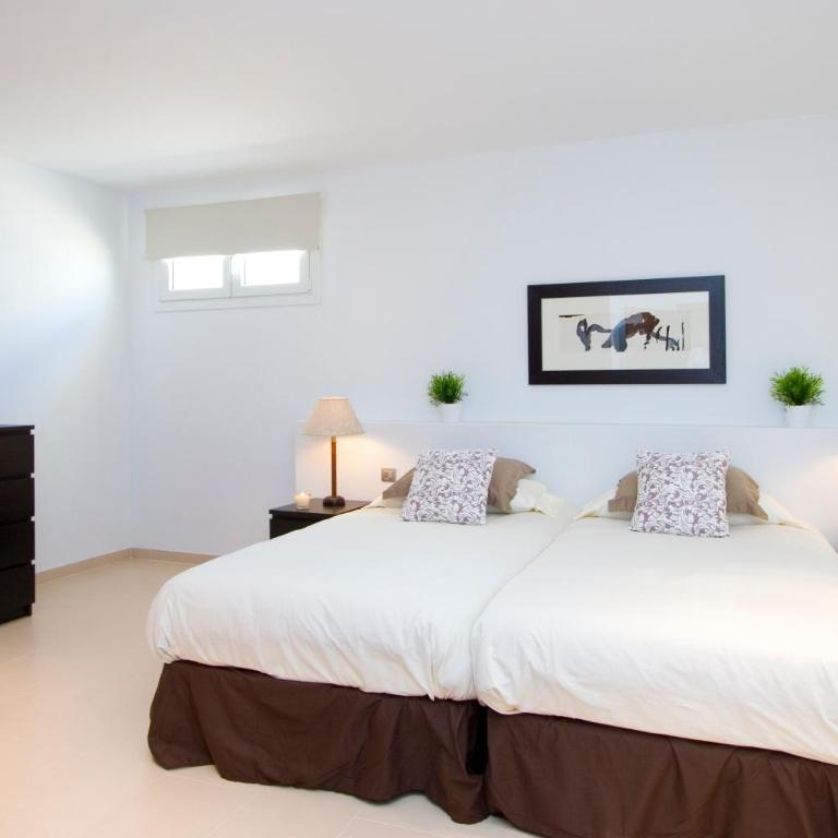 Beautiful Villa Ambar - Three-Bedroom Villa - 23