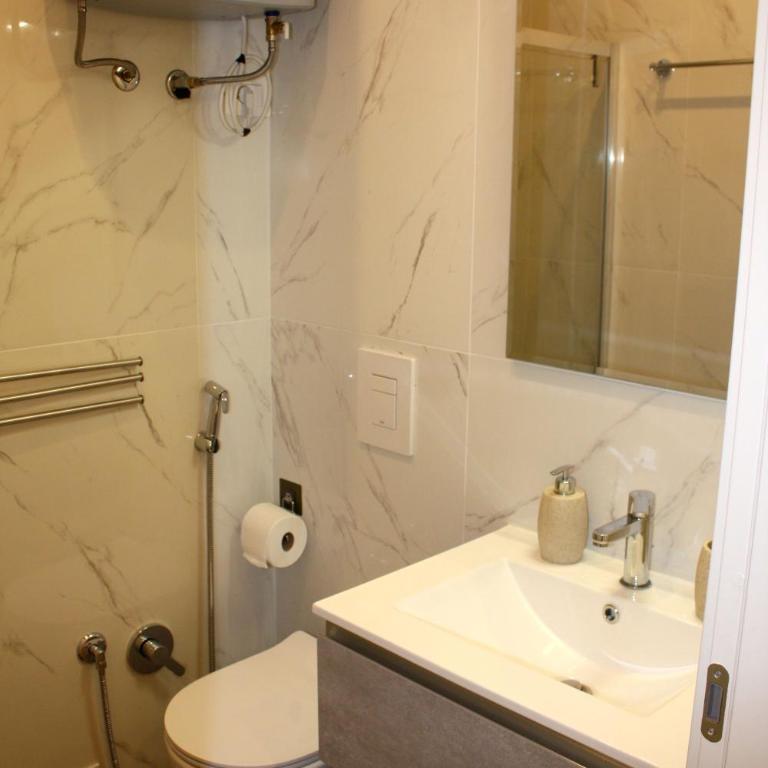 Pleasant stays - Camera Matrimoniale con Bagno Privato Esterno - 8