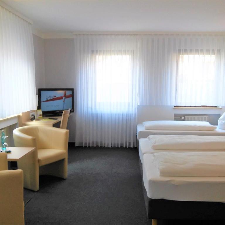 Hotel Brehm - Dreibettzimmer - 3