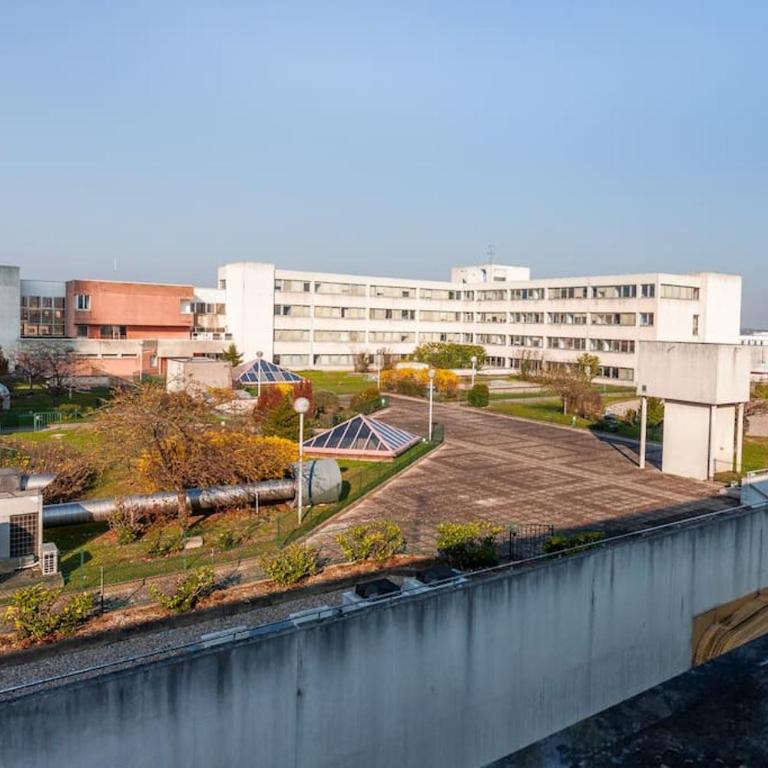 Spacieux Appartement 3 chambres Au Pied De La Gare - Apartamento de 3 dormitorios - 30