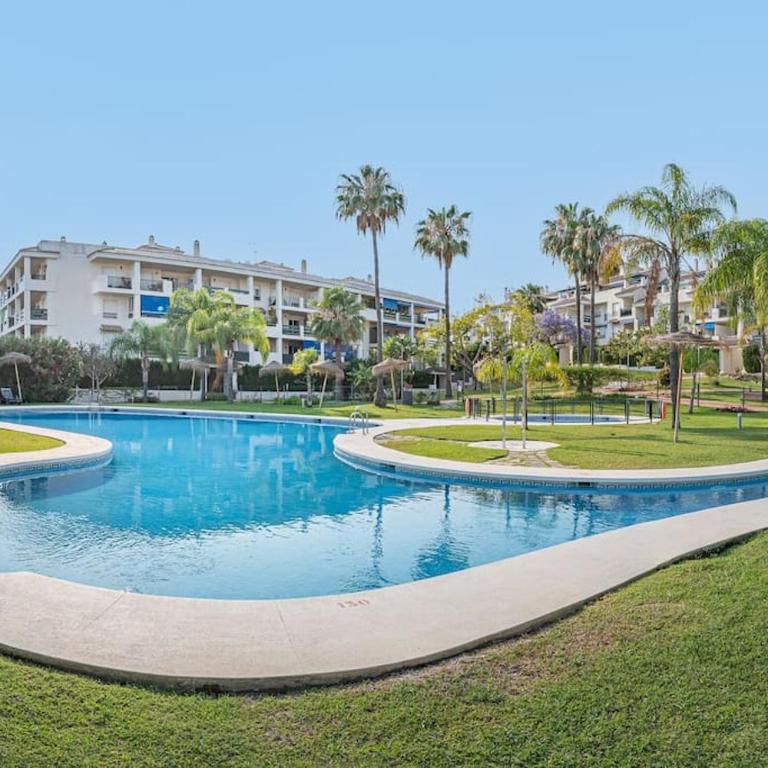 Flat -Puerto Banus Locrimar 3-Pool-Parking - Two-Bedroom Apartment - 2