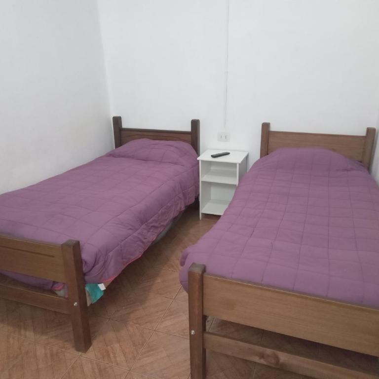 Hostal 4 Estaciones - Habitación Doble con baño privado - 2 camas - 7
