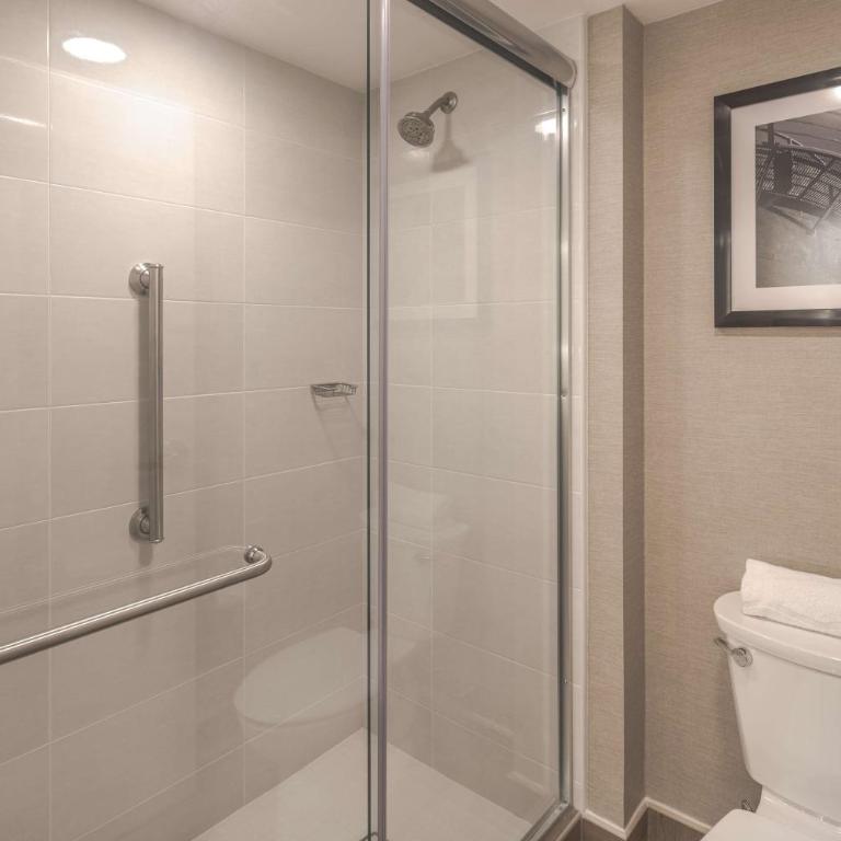 Hampton by Hilton Monterrey Galerias Obispado - King Room - Disability Access/Non-Smoking - 4