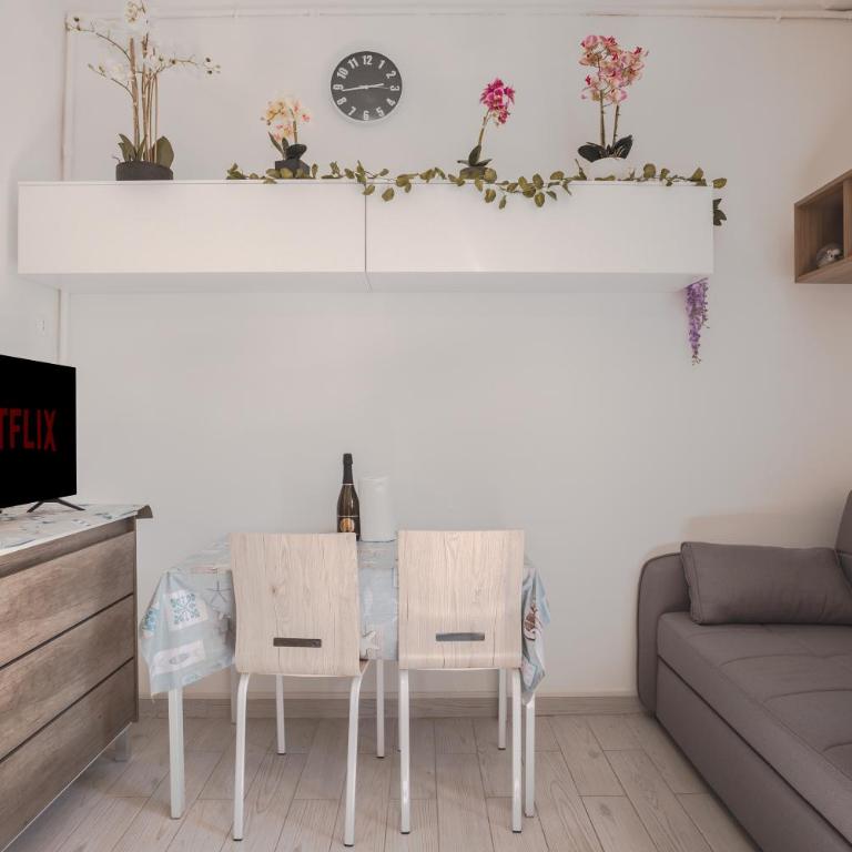 [Free WiFi & Netflix] Roiano Elegant Apartment - One-Bedroom Apartment - 6