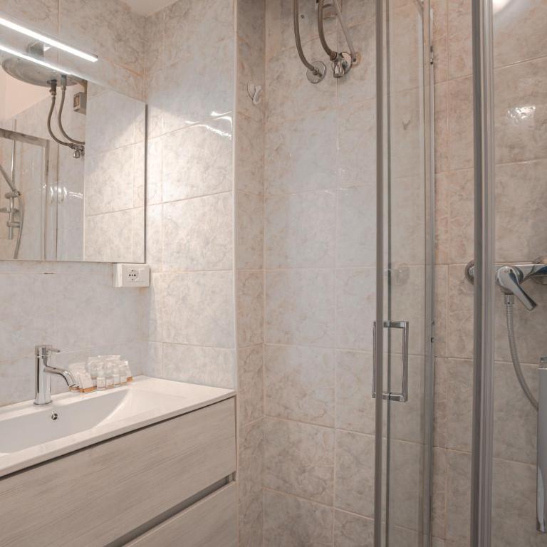 [Free WiFi & Netflix] Roiano Elegant Apartment - One-Bedroom Apartment - 15