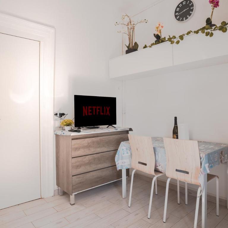 [Free WiFi & Netflix] Roiano Elegant Apartment - One-Bedroom Apartment - 11