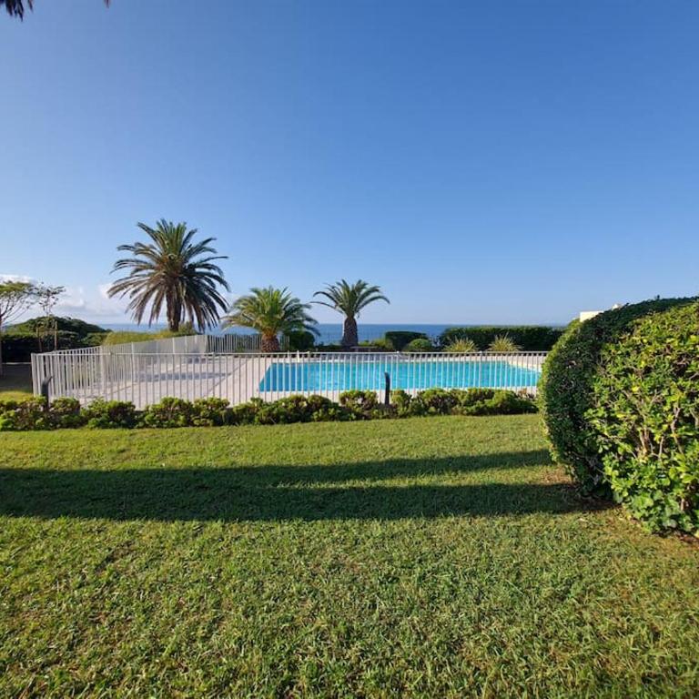 Studio jardin Piscine climatisatisation accès plage - Apartment mit 1 Schlafzimmer - 12