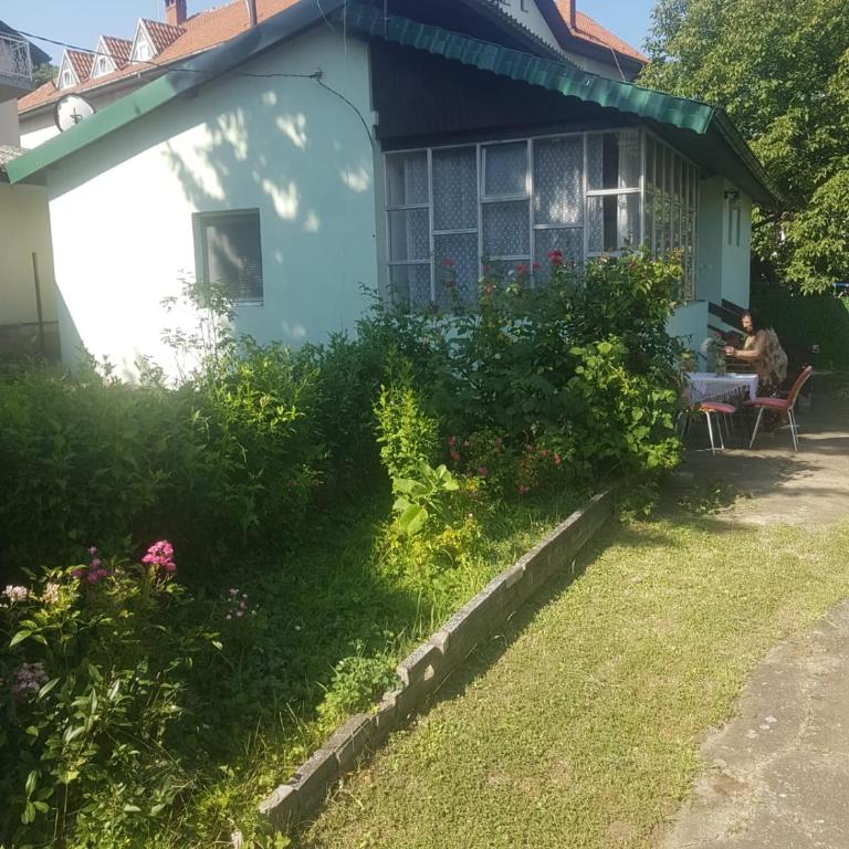 VILA MILA SOKOBANJA - Kuća sa 3 Spavaće Sobe - 2