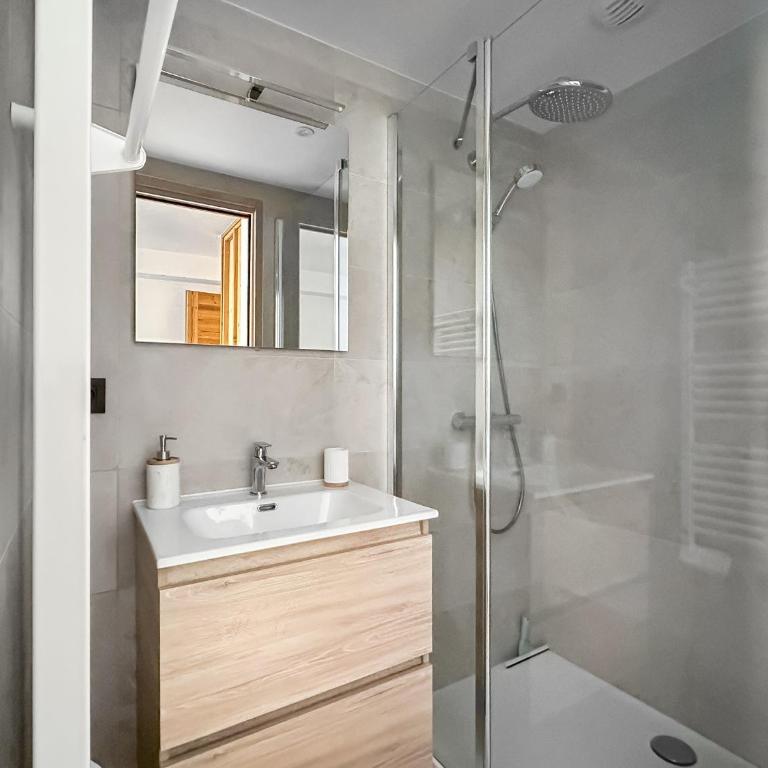 GRD219 - Appartement standing 4 pers pied de piste - Three-Bedroom Apartment - 4