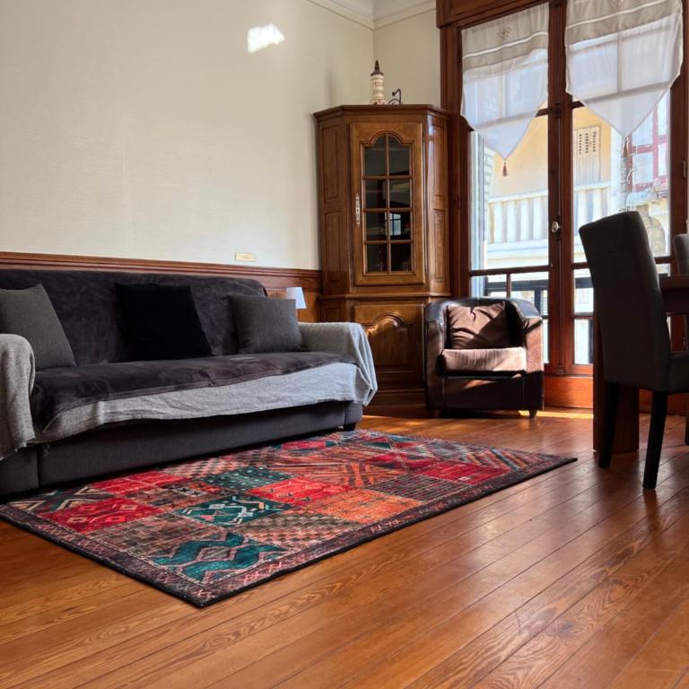 Les Grands Ducs - One-Bedroom Apartment - 9