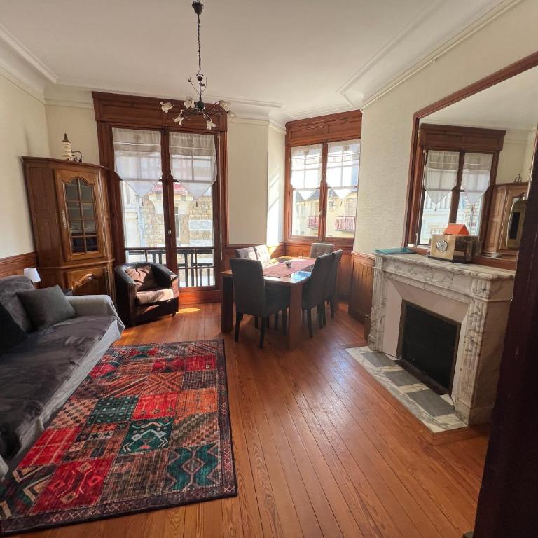 Les Grands Ducs - One-Bedroom Apartment - 8