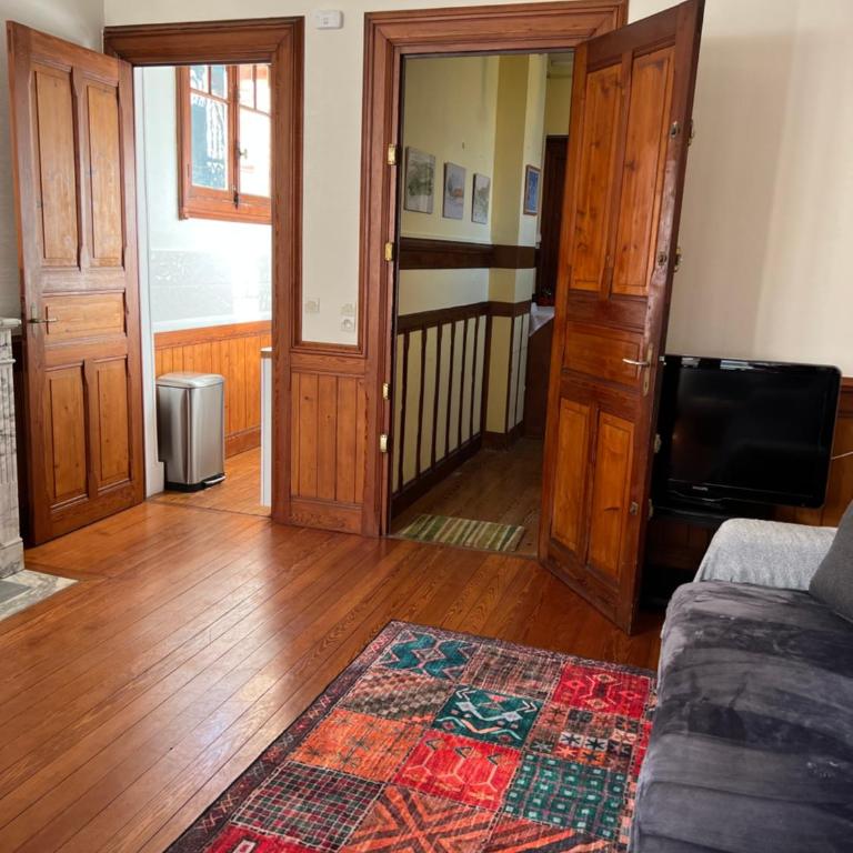 Les Grands Ducs - One-Bedroom Apartment - 6