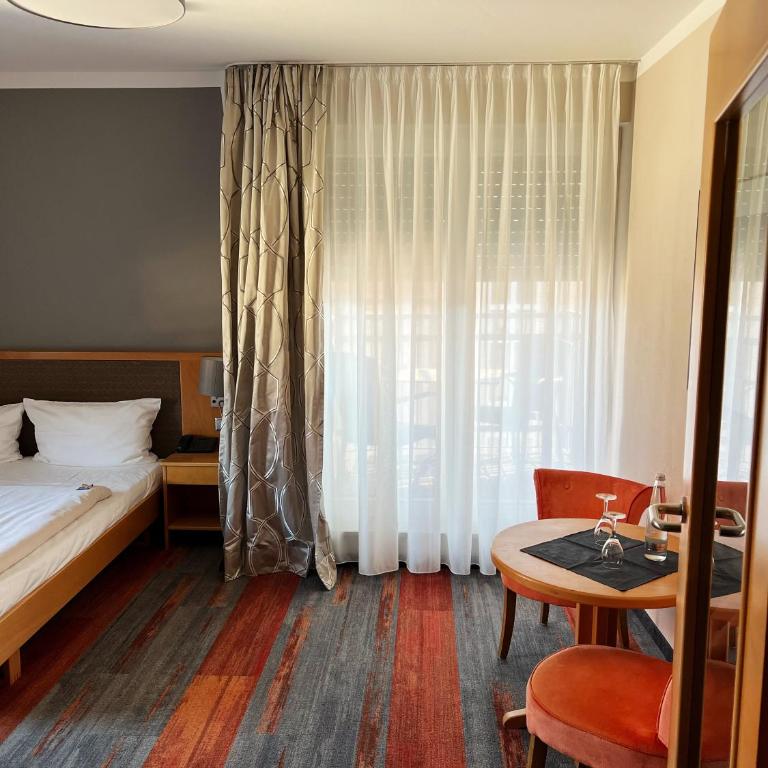 Hotel Prinz - Familienzimmer mit Balkon - 2