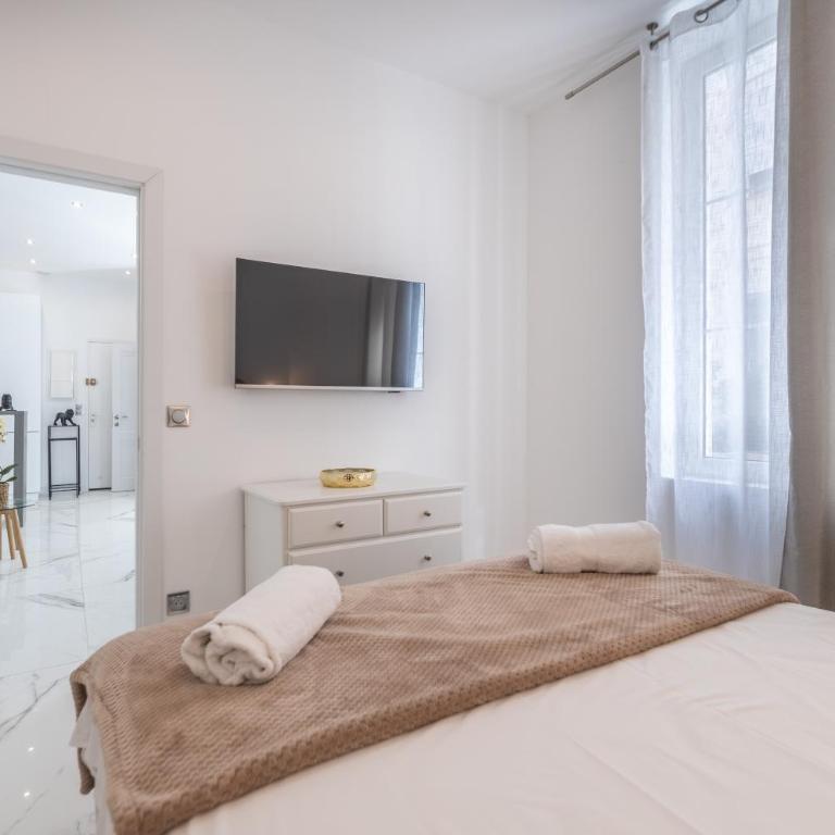 LB Vacation Rentals I Renovated Apt Minutes from Beach - Palais - 30m2 Terrace - Apartamento de 1 dormitorio - 6