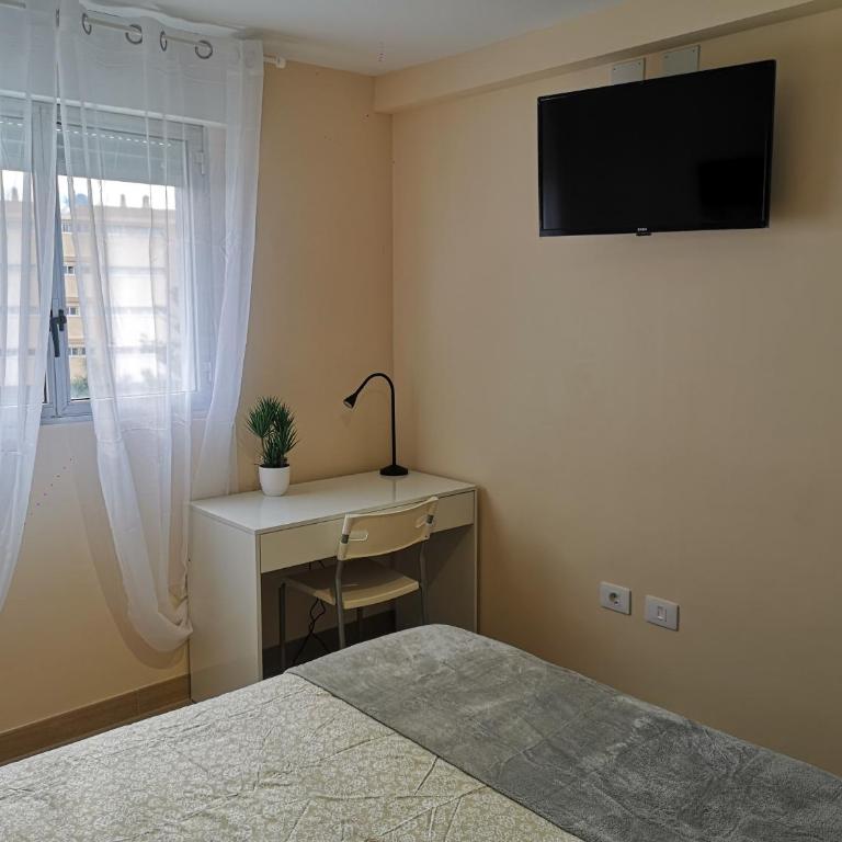 Hostal Mari en La Laguna, alquiler habitación privada en hostal, 6 habitaciones cerca de la universidad y aeropuerto Norte, 3 baños compartidos - Habitación Doble con baño compartido - 11
