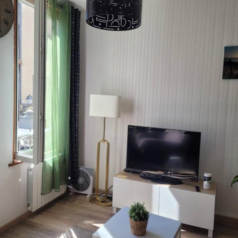 Le Paséo - One-Bedroom Apartment - 6
