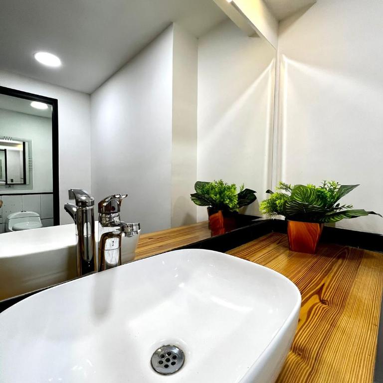 Orbe Hotel Medellín - Habitación Deluxe con cama extragrande - 1