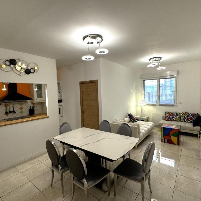 ARENA Center Town - Appartement - 1