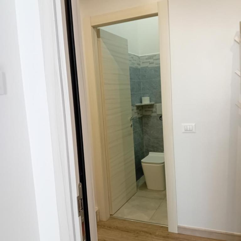 Titi Rooms - Camera Tripla con Bagno Privato Esterno - 1