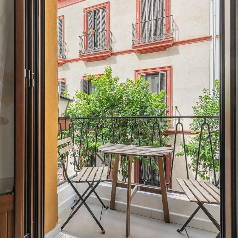 Modern & Stylish Apartment - Old Town - Two-Bedroom Apartment - 33