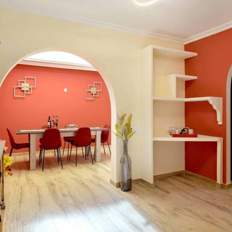 Casa Fantástica en inmejorable ubicación - Casa de 4 dormitorios - 4