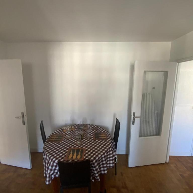Chambre pour 4 chez Rihani près de la Tour Eiffel - Chambre Double - 47