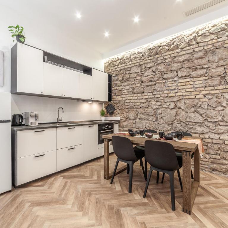 Private apartment - Two-Bedroom Apartment - 4