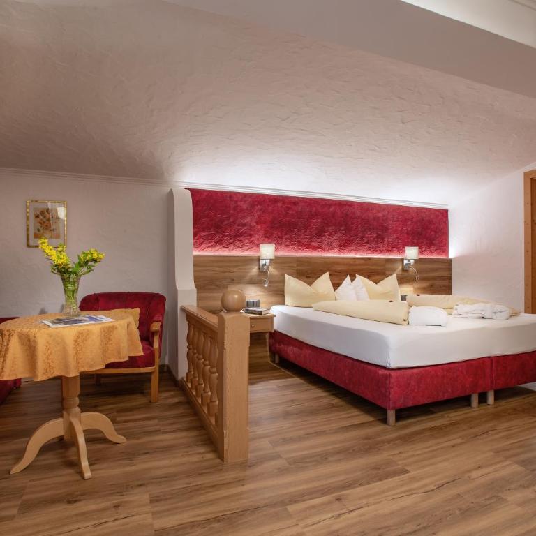Hotel Glockenstuhl - Deluxe Doppelzimmer - 11