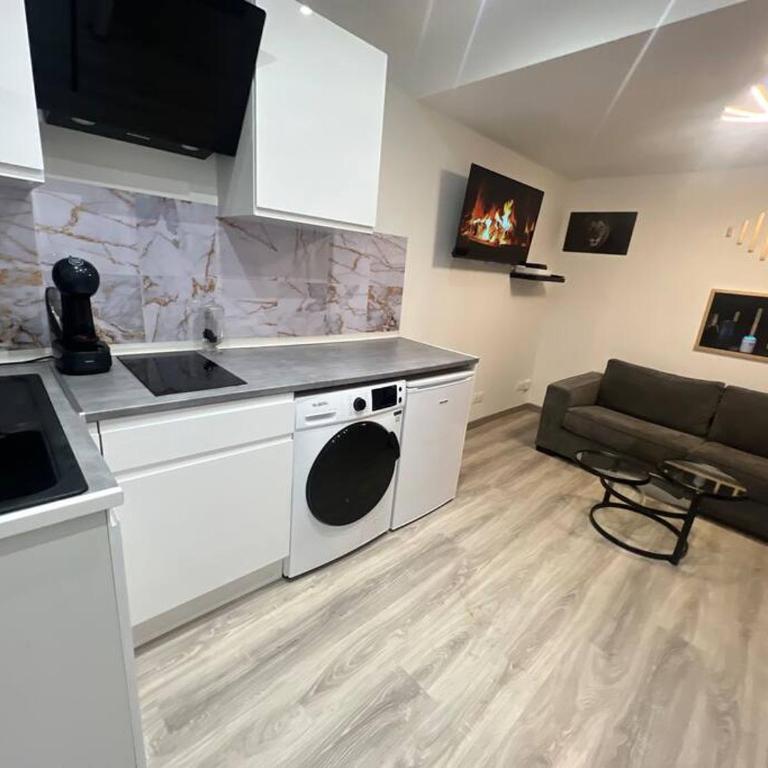 Maison Appartement Triplex avec jacuzzi et sauna - Maison 2 Chambres - 10