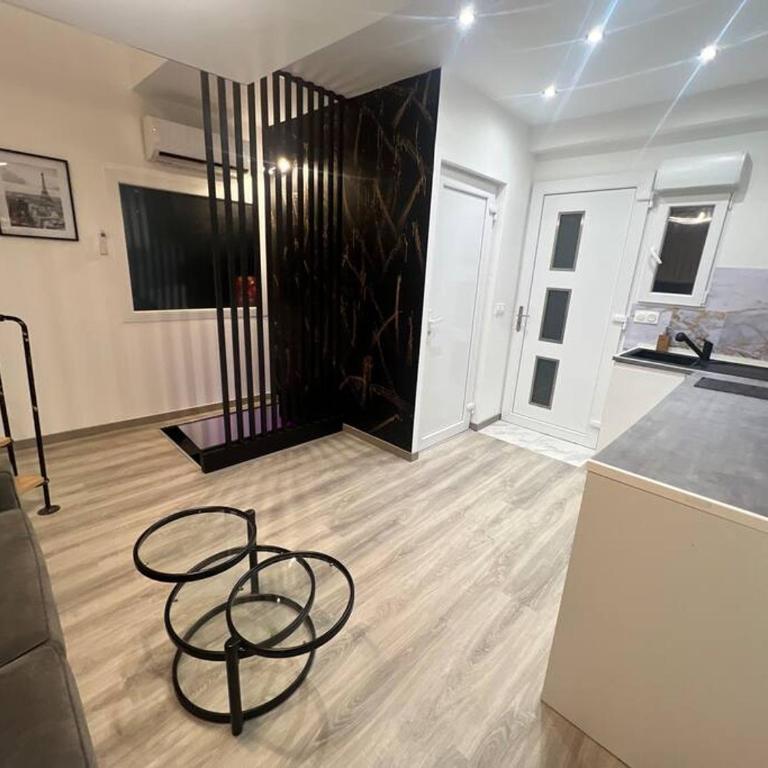 Maison Appartement Triplex avec jacuzzi et sauna - Maison 2 Chambres - 12