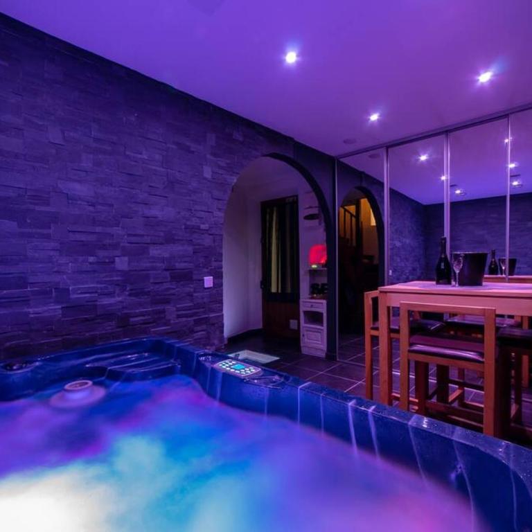 L'AppartOsé, triplex jacuzzi, love room Aix-les-Bains - Apartment mit 2 Schlafzimmern - 4