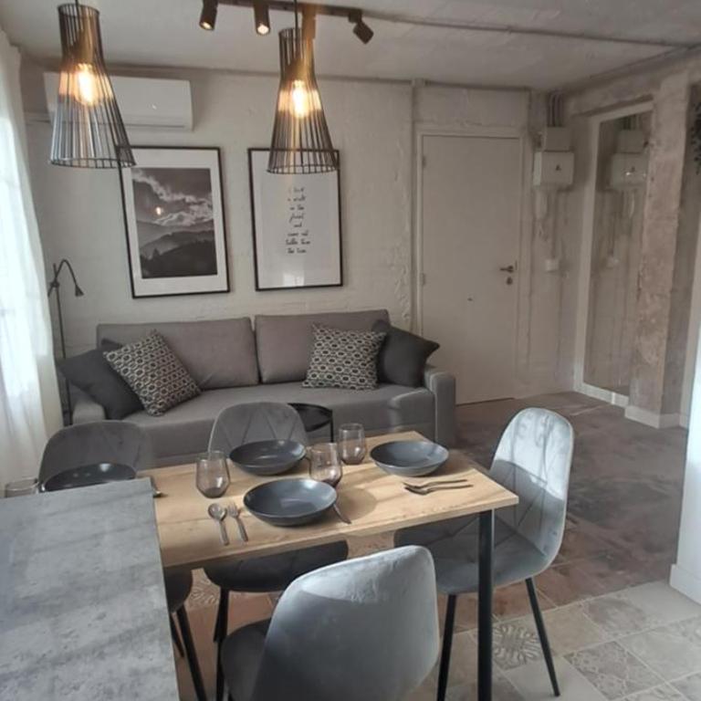 Sunny handmade home. WI-FI, a/c & free parking - Apartamento de 2 dormitorios - 1