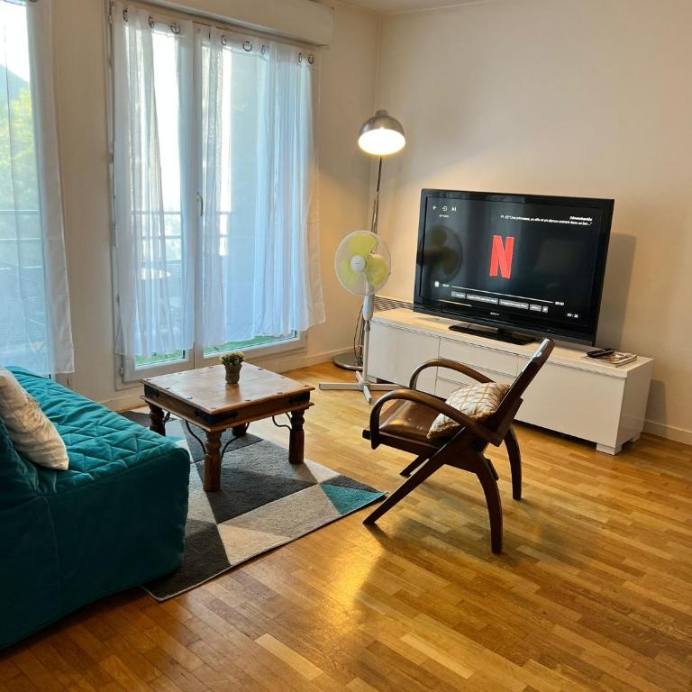 appartement 2 pièces 5min gare val d'Europe parking inclus - Appartement 1 Chambre - 1