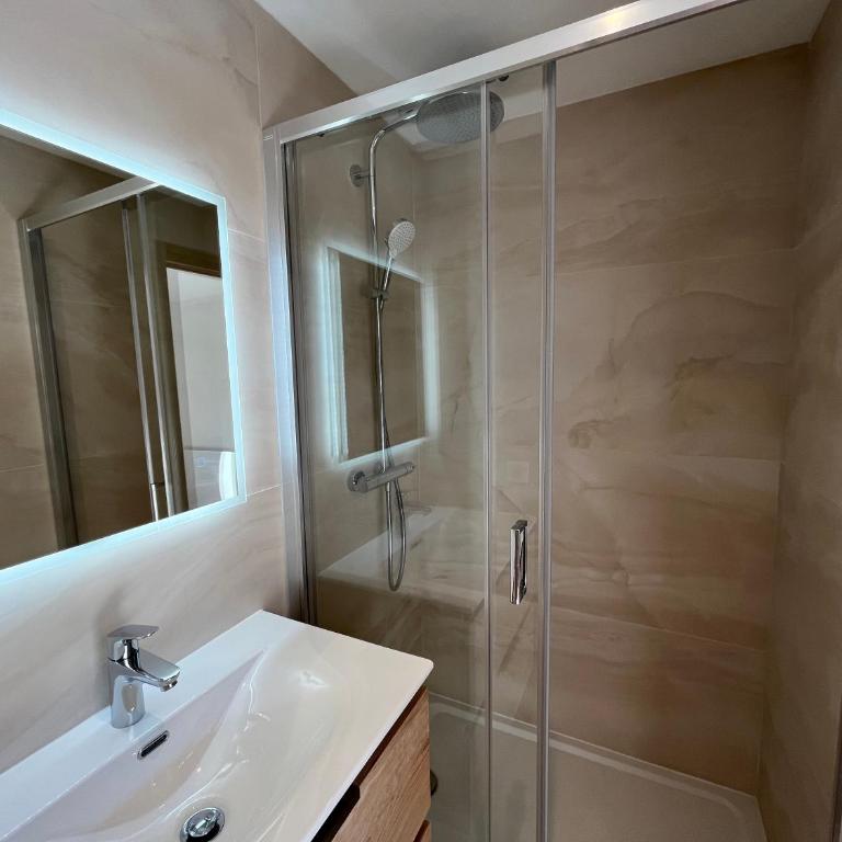 Renovated 6 pers Luxury Chalet in Meribel Centre 85m2 3BR 3BA with Mountain View and boots heater ! - Appartement 3 Chambres - 19