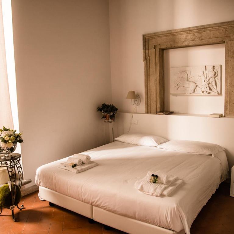 Flowers Apartments Rome City Center - Camera Tripla Classic - Edificio Separato - 1