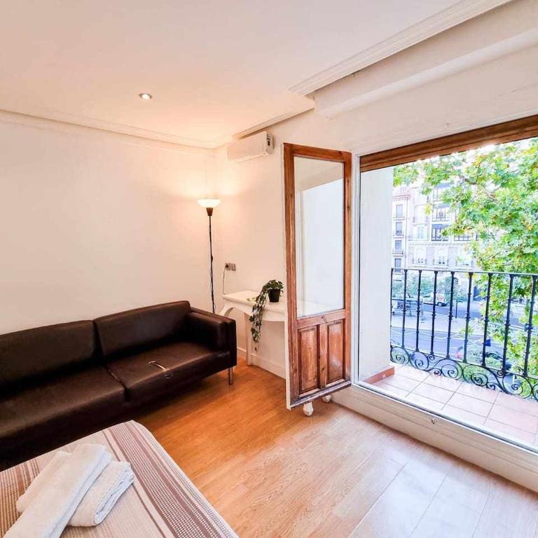 Casa de Goya Turistea Suites - Three-Bedroom Apartment - 9