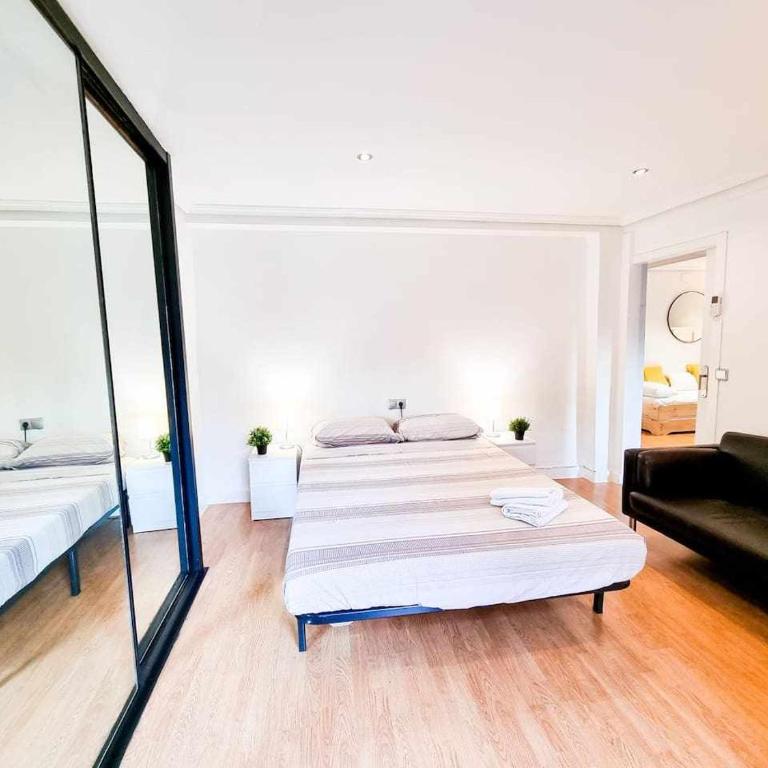 Casa de Goya Turistea Suites - Three-Bedroom Apartment - 16