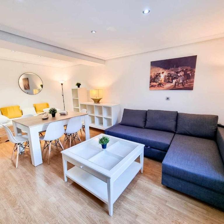 Casa de Goya Turistea Suites - Three-Bedroom Apartment - 18
