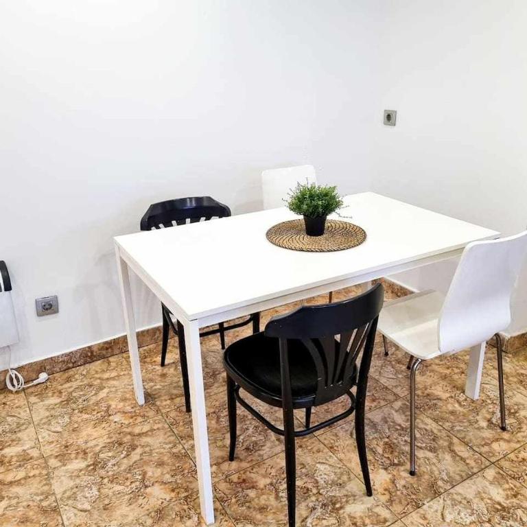Casa de Goya Turistea Suites - Three-Bedroom Apartment - 23