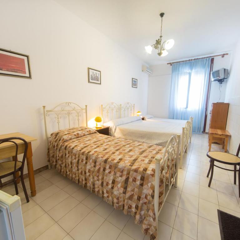 Albergo Europa - Camera Quadrupla - 9
