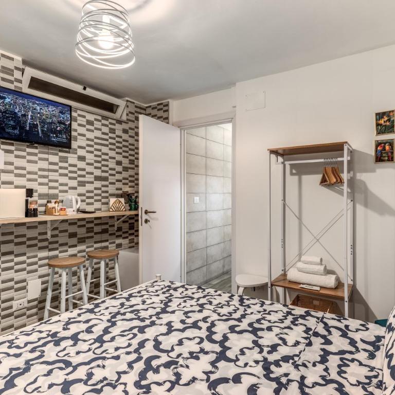 Private Room near Bari Old Town and Center La Pieza - Double Room with Private Bathroom - 8