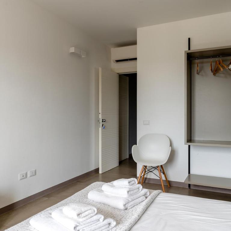 Serafini Rooms - Camera King con Balcone - 11