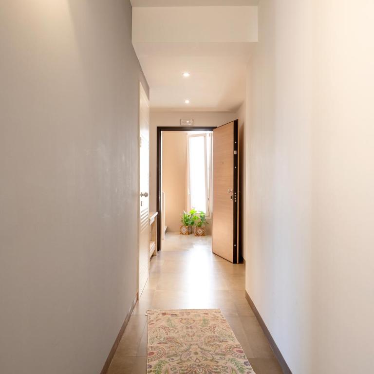 Serafini Rooms - Camera King con Balcone - 10